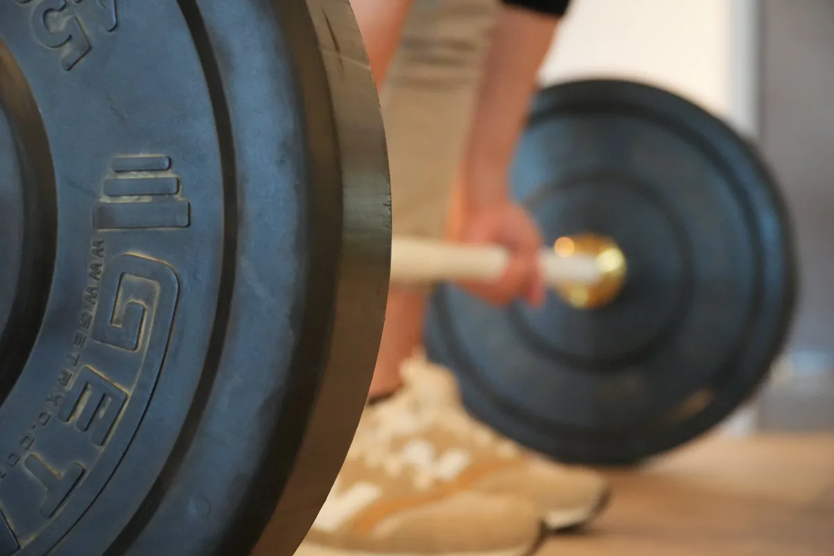 Barbell training in a private on-site training space
